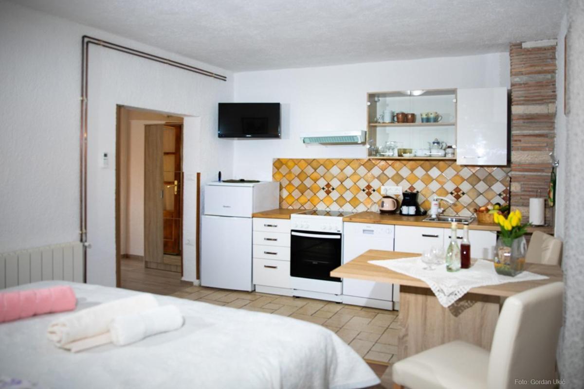 Apartments Faris Kanfanar Exterior photo